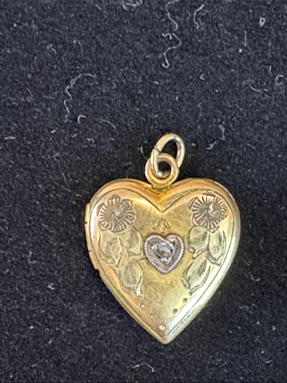 Vintage Heart Locket Pendant - Gold Tone
